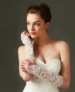 ---Guanti da sposa ricamati con pizzo e strass senza dita online--