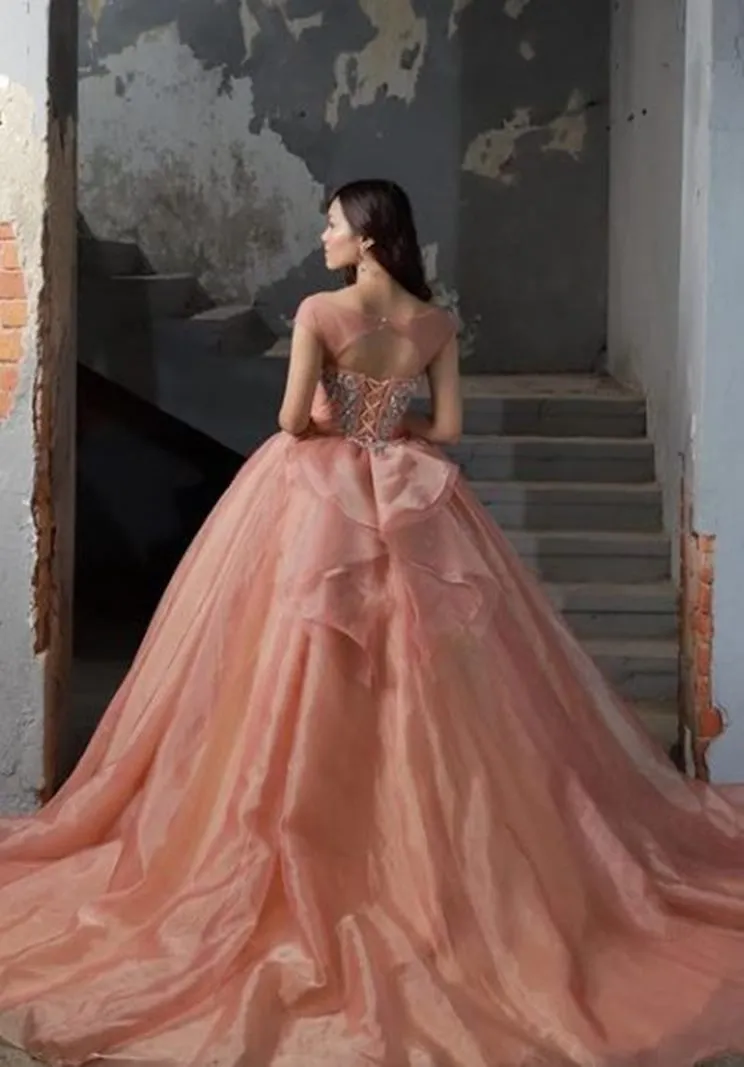 ---Vestido de novia online barato rosa melocotón con escote barco y manga corta confeccionado en organza, satèn y tul--